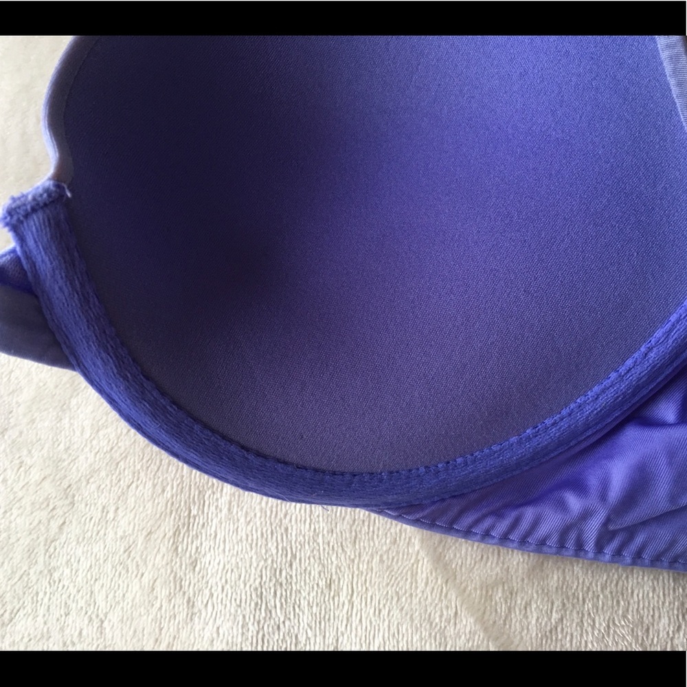 VIctoria Secret very sexy push up bra - Picture 4 of 5